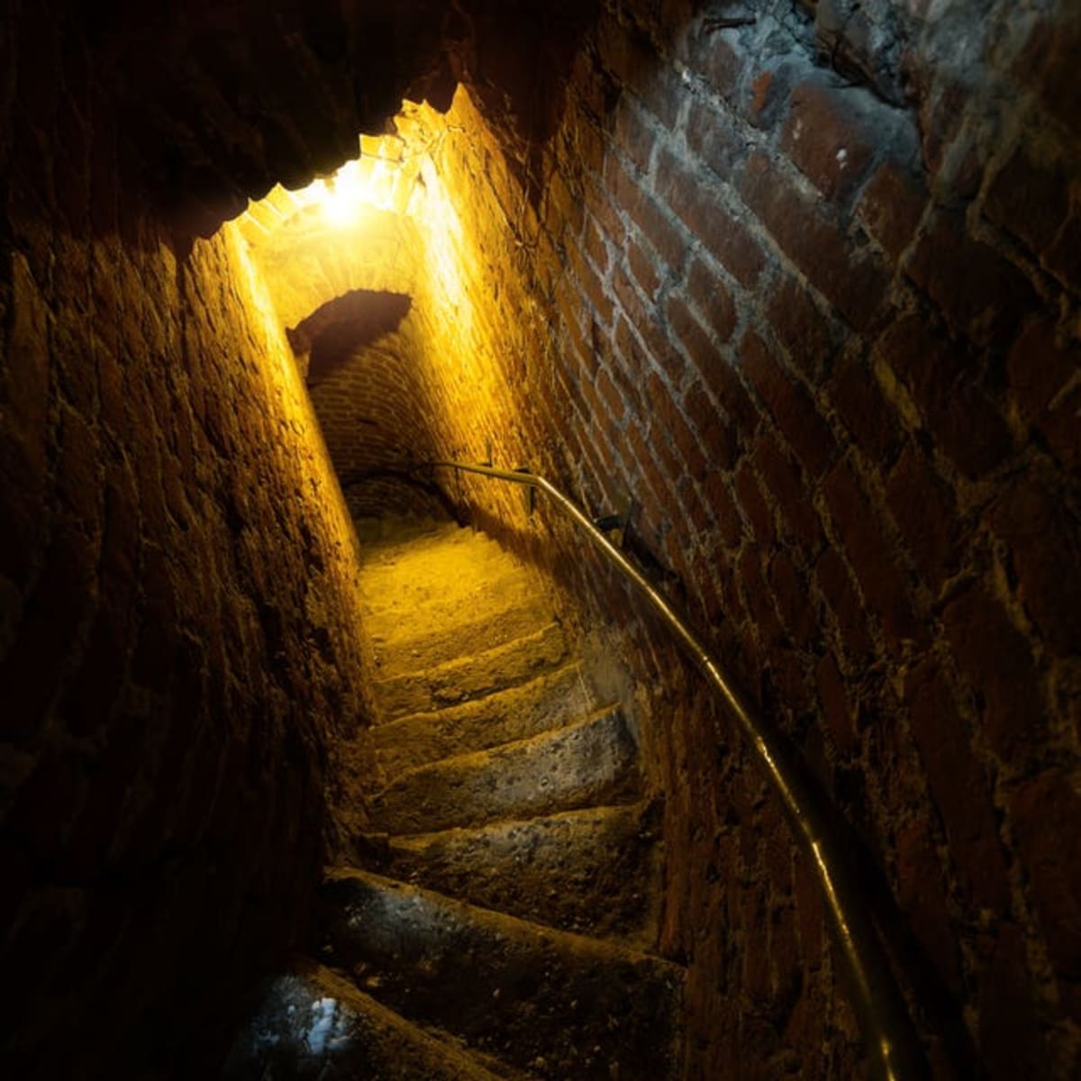 Church Repairs Reveal 1,500-Year-Old Burial Vault in France - Image 3