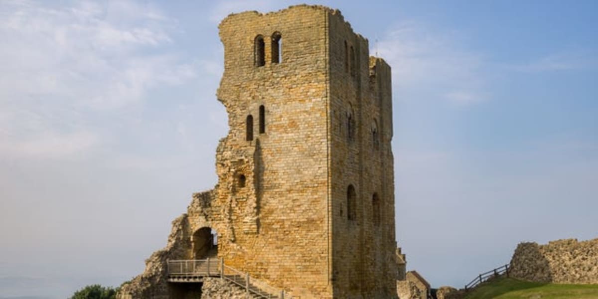 900-Year-Old Castle Hides Cold War Bunker in England - Image 2