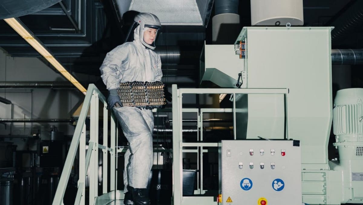 Porsche Builds New EV Batteries from Old Ones - Image 5