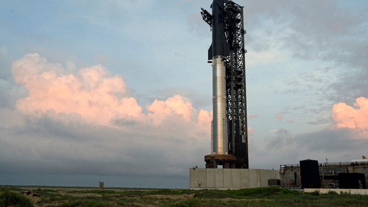 SpaceX Starship Completes Full Mission After Recent Setbacks