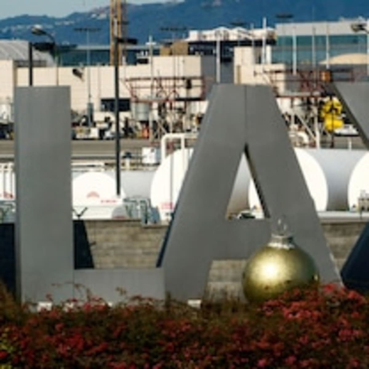 Eddie Murphy and Martin Lawrence Share First Grandchild - Image 4