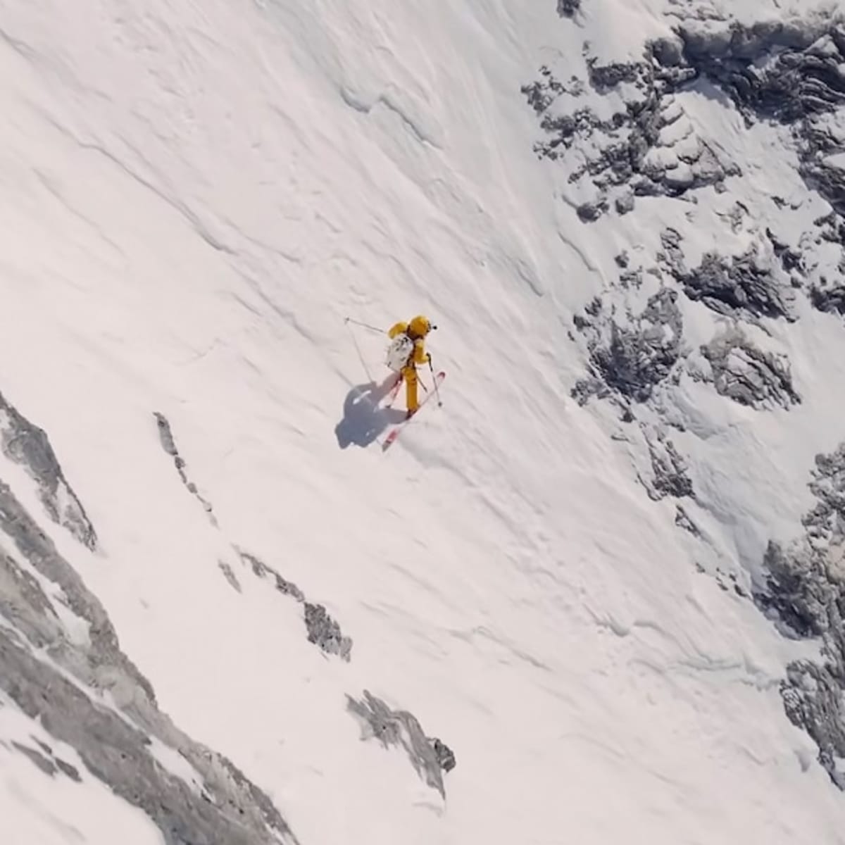 Climber Survives 'Monster' Everest Avalanche, Pursues Record - Image 4