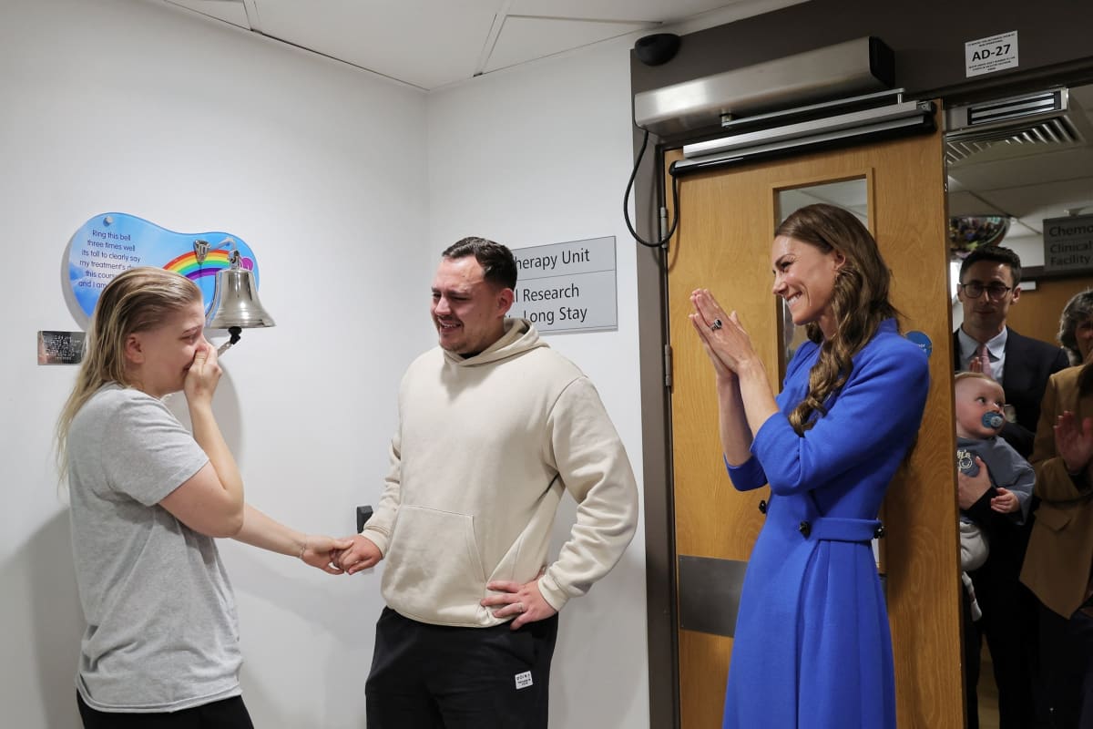 Princess Kate Visits Cancer Patients One Year After Remission - Image 2