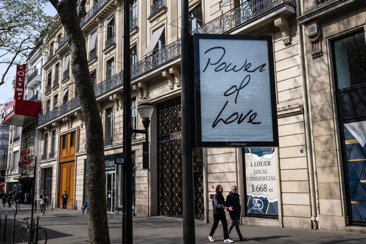 Celine Dion Returns to Paris Stage After Health Battle - Image 2