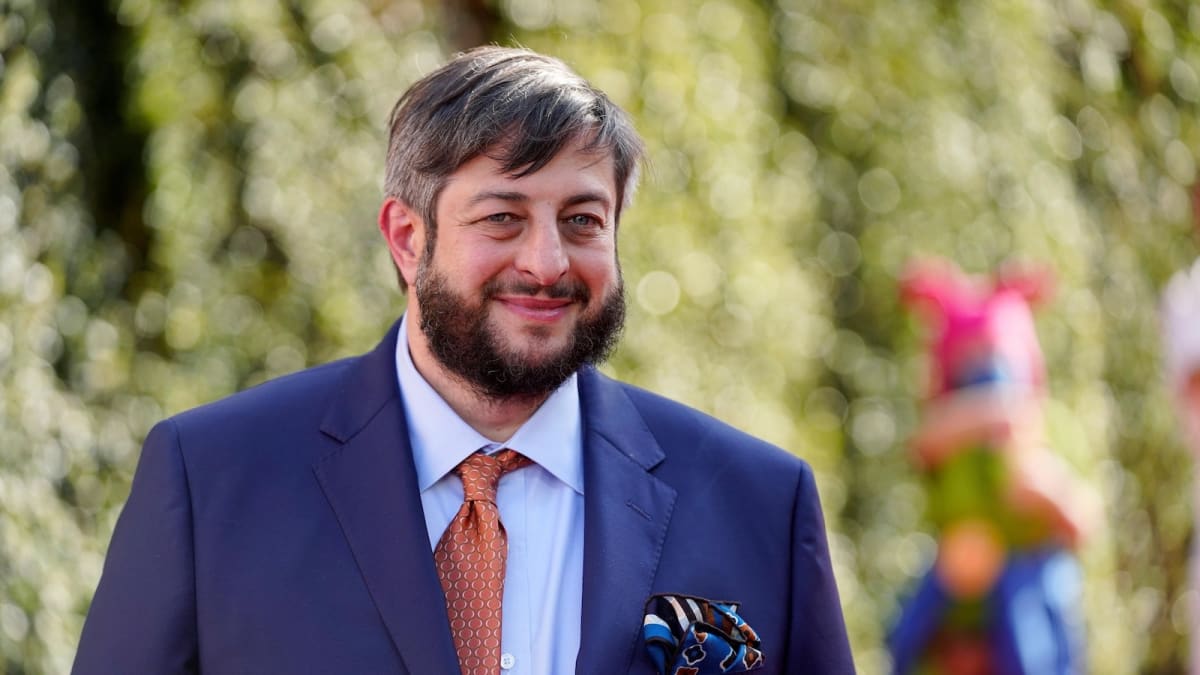 Emergency responders at toll plaza scene where heroic rescue saved comedian's life