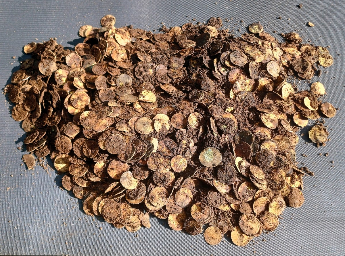 Amateur Finds 10 Pounds of Viking Silver in Finland - Image 2