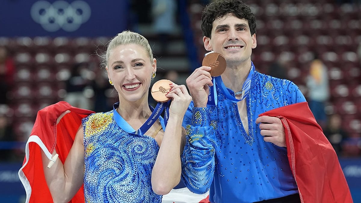 Ice Dancers Win Olympic Bronze After 15-Year Journey - Image 2