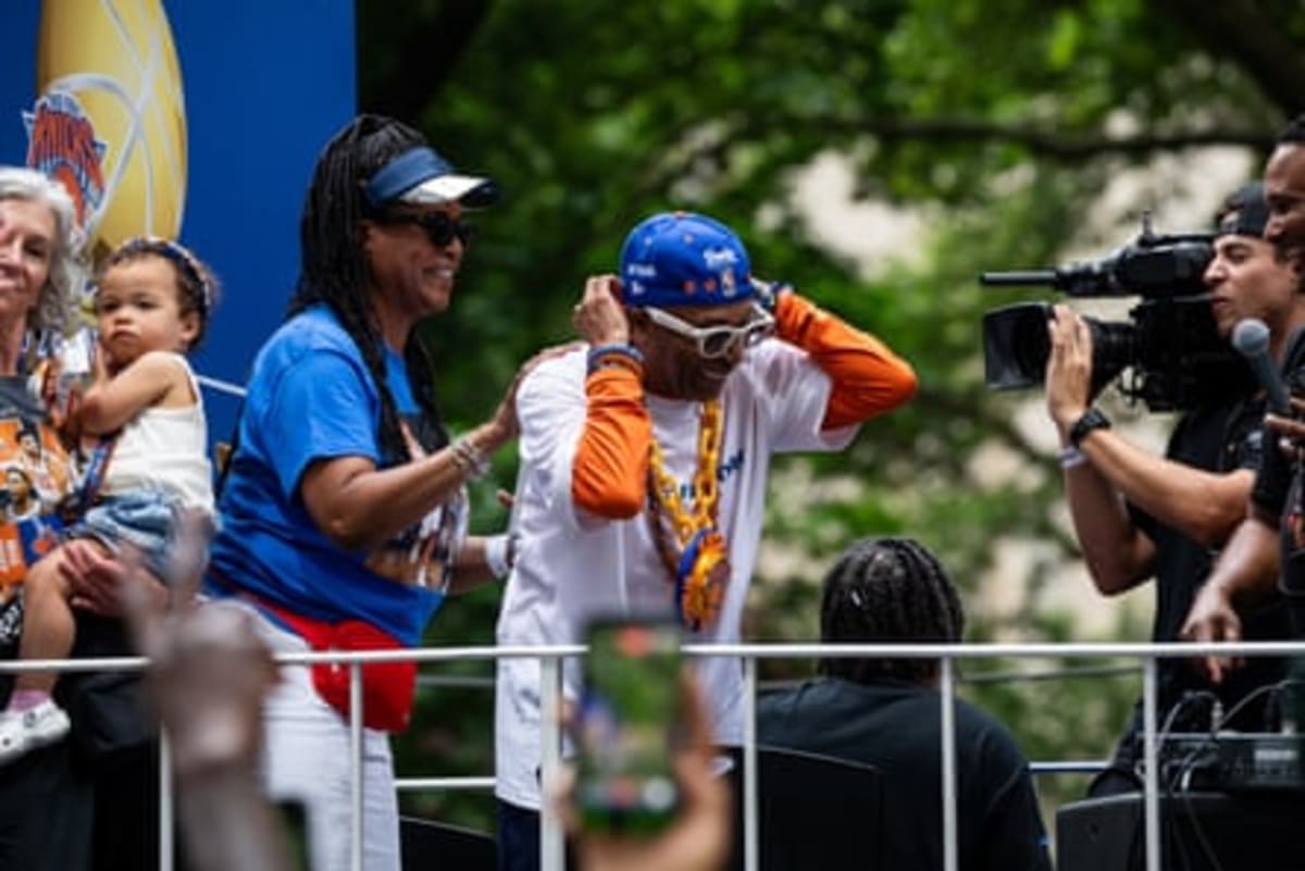Thousands Celebrate Knicks' First Title in 52 Years - Image 5