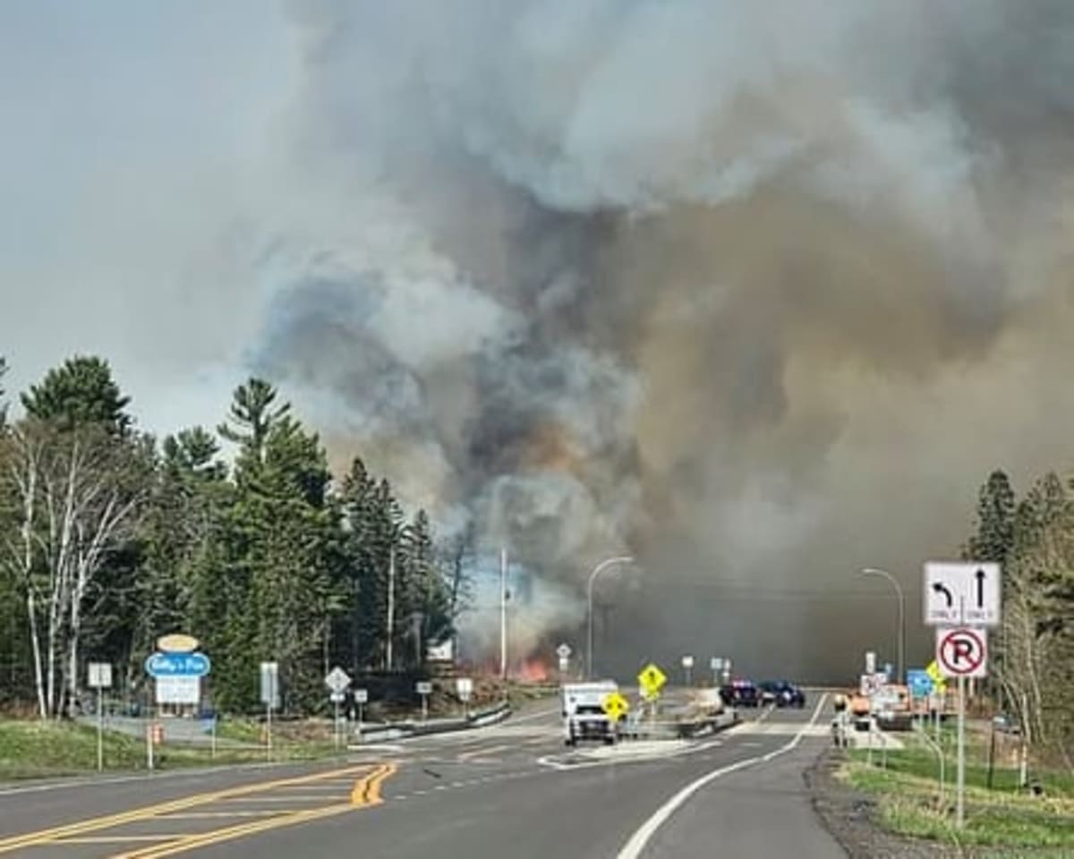 Minnesota Crews Battle Wildfires, National Guard Steps In - Image 4