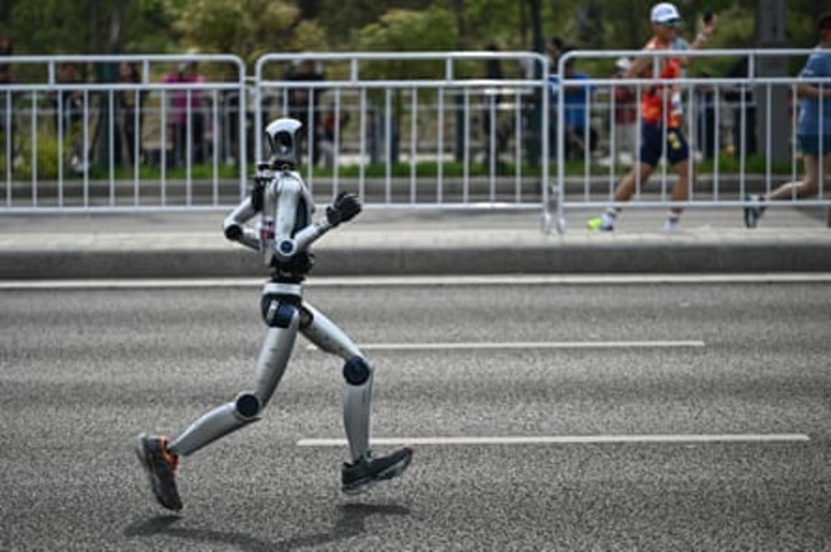 Humanoid Robots Beat World Record in Beijing Half Marathon - Image 5
