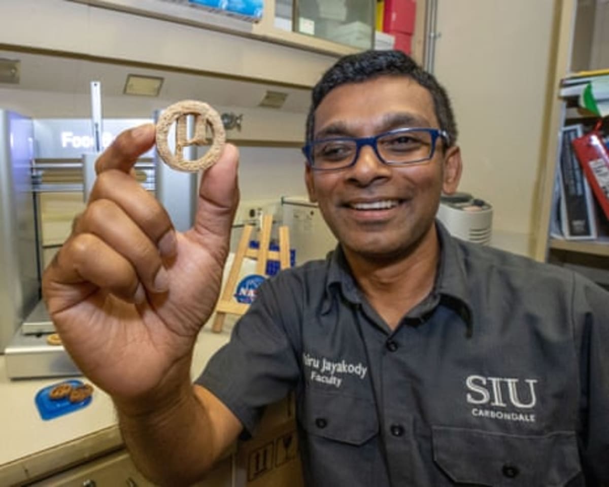 Scientists Turn Plastic Waste Into Food for Space Travel - Image 3