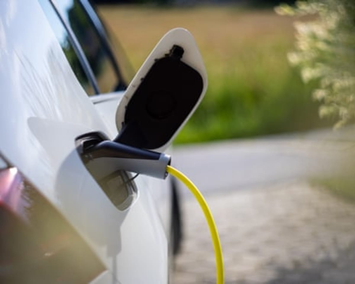 EV Owners Could Save $1,900 With Free Solar Power Plan - Image 3