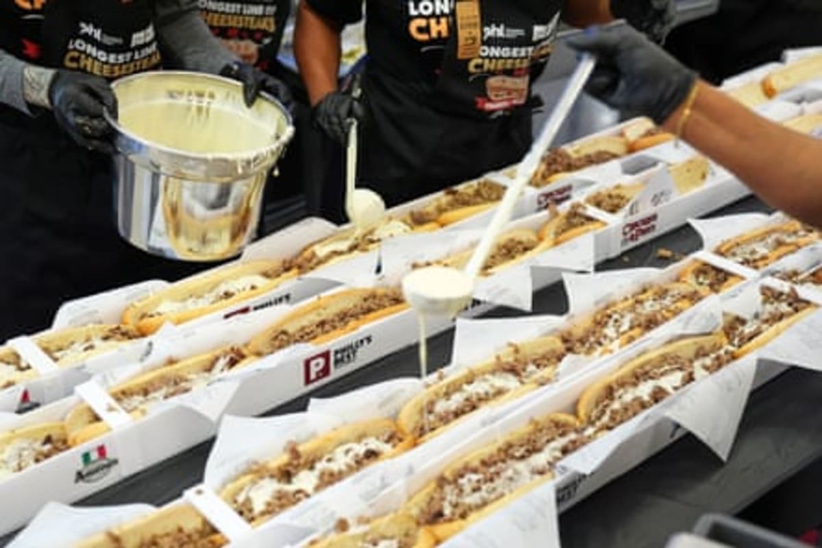 Philly Airport Breaks Record with 1,200-Foot Cheesesteak - Image 4