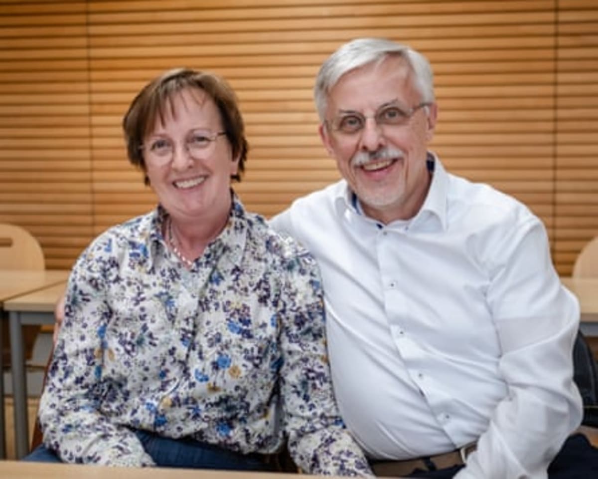 60,000 Love Letters: Volunteers Preserve Romance History - Image 4