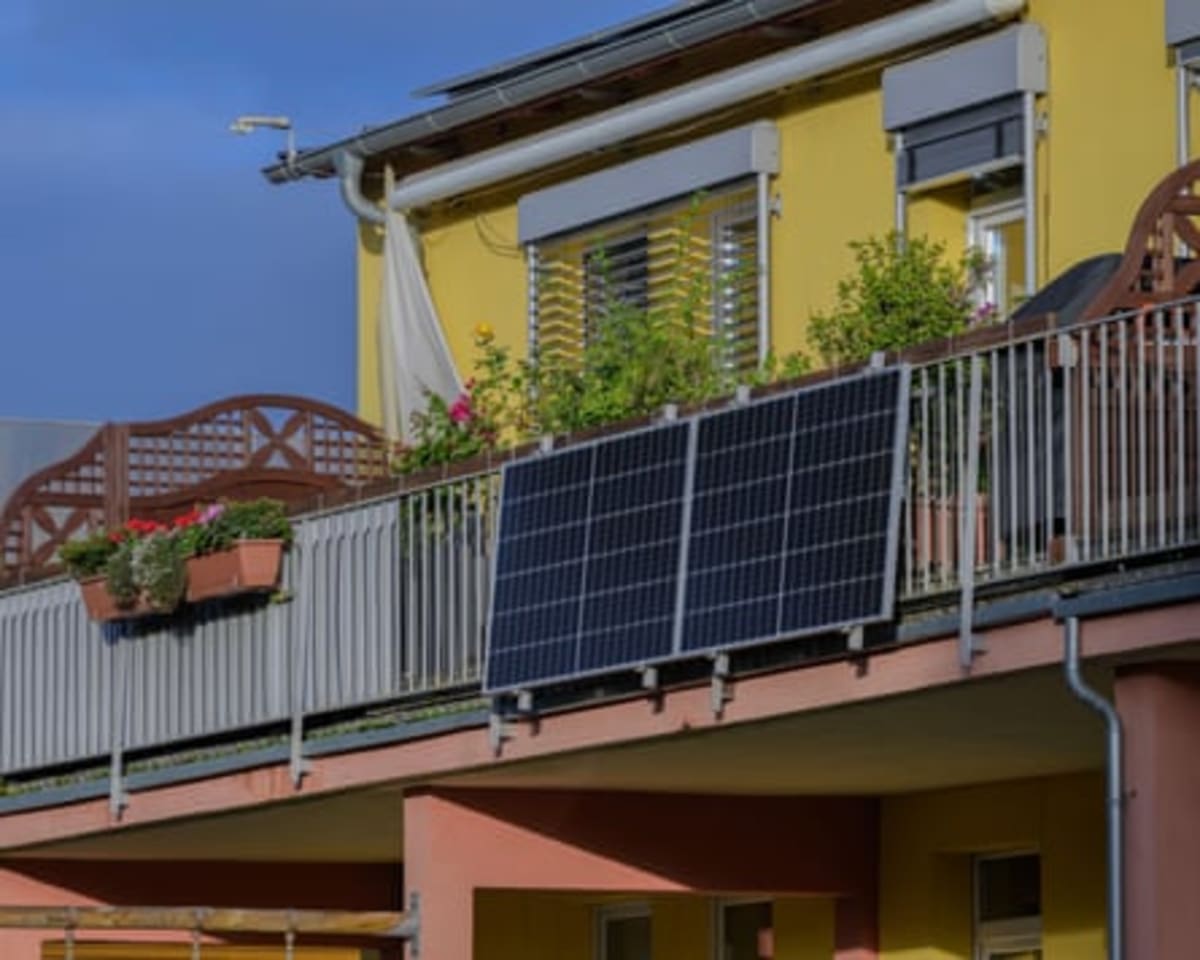 UK Retailers to Sell Plug-In Balcony Solar Panels - Image 4