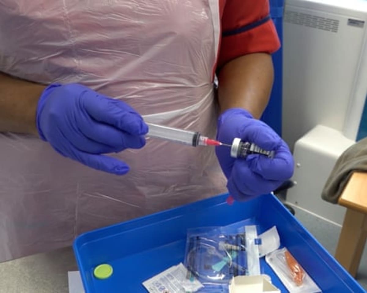 NHS Cancer Jab Saves 100,000 Hours of Treatment Time - Image 3