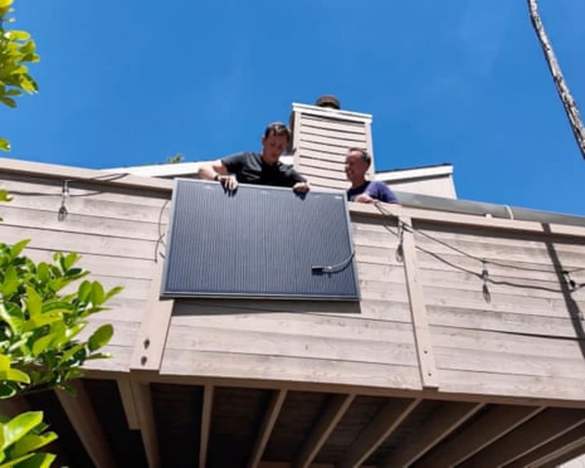 $400 Balcony Solar Panels Cut US Electric Bills by 25% - Image 3