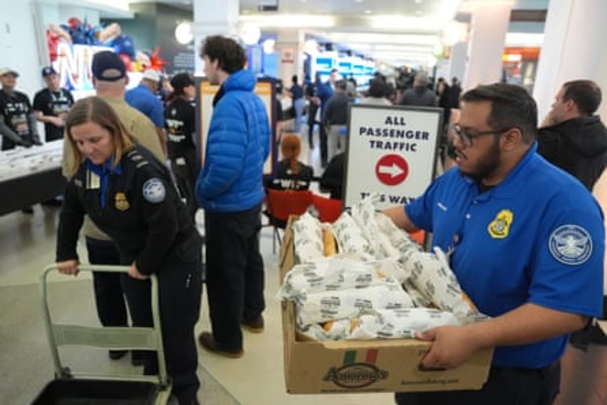 Philly Airport Breaks Record with 1,200-Foot Cheesesteak - Image 5