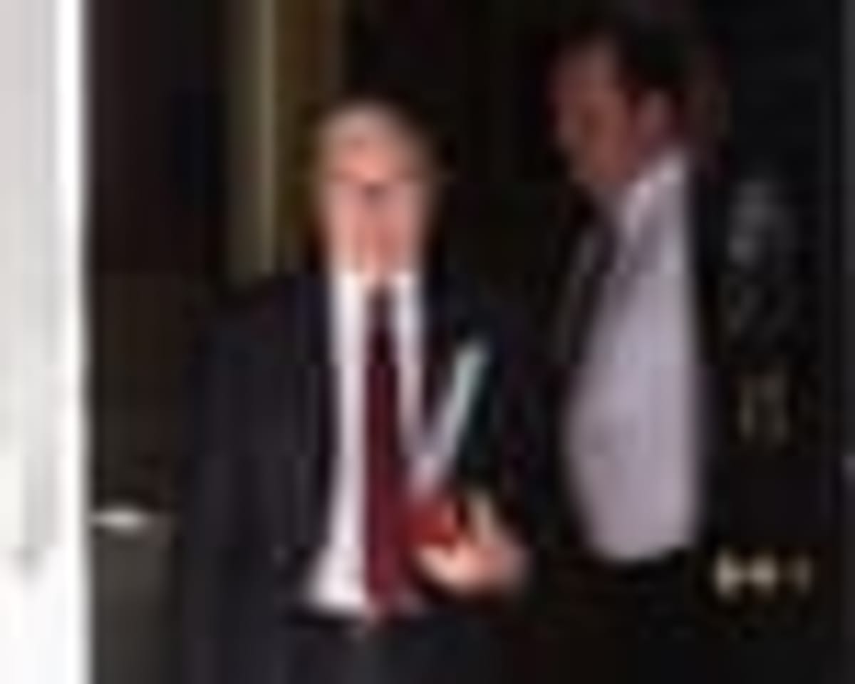 UK Fast-Tracks Clean Energy Projects to Cut Costs - Image 5