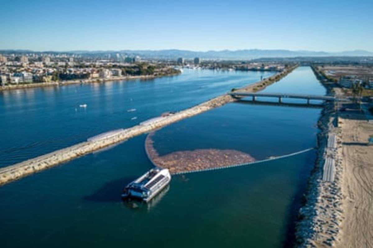 Solar-Powered Boat Stops 143K Pounds of Trash From Ocean - Image 5