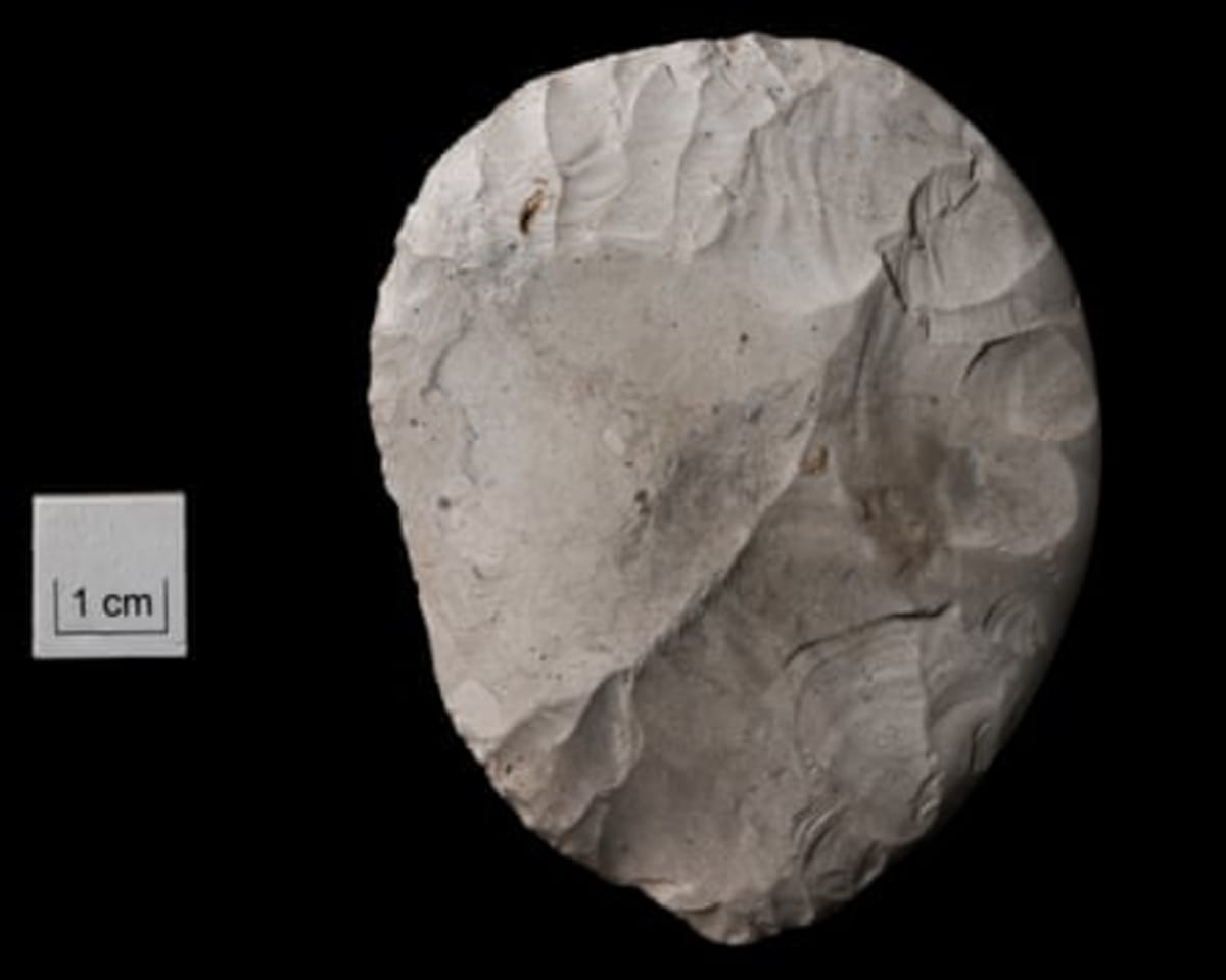 5,000-Year-Old Sun Temple Found Near Stonehenge - Image 5