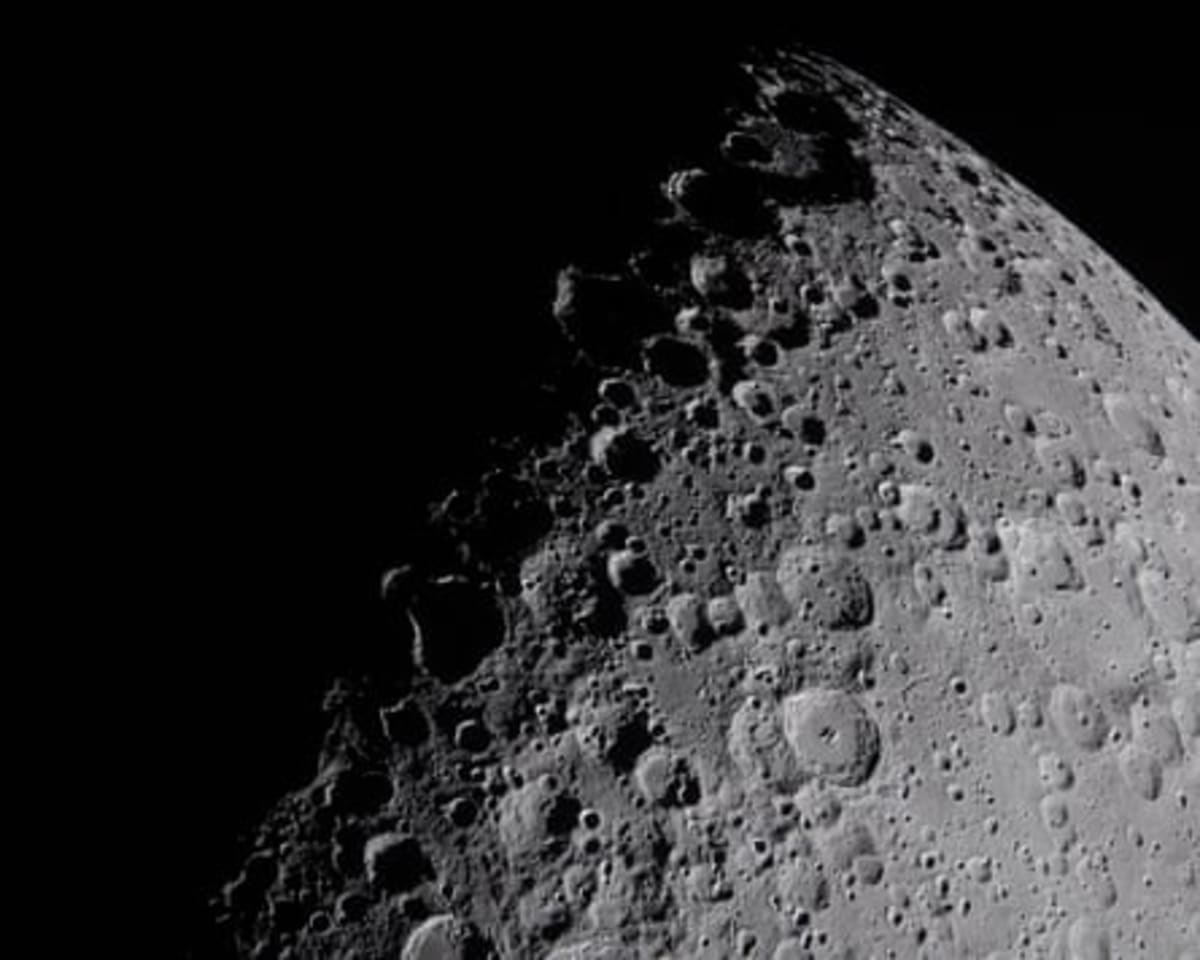 Artemis II Crew Describes 'Overwhelming' Wonder Flying Past Moon - Image 5