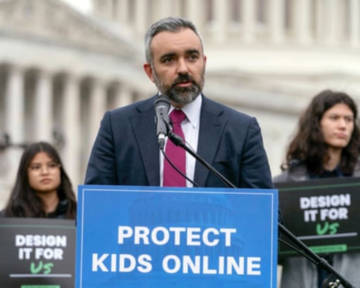 New Mexico Wins $942M From Meta, Pushes Child Safety Laws - Image 3