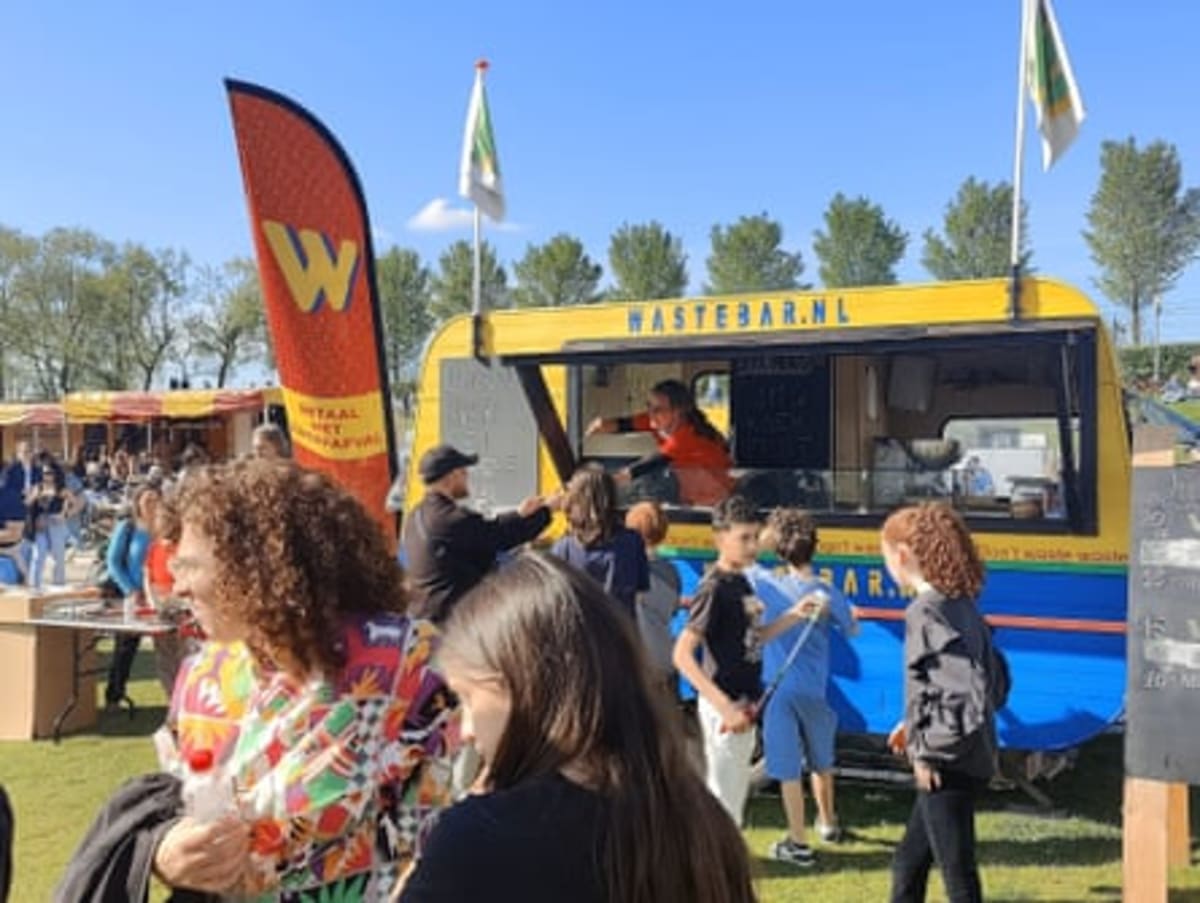 Dutch Food Truck Trades Pancakes for Cigarette Butts - Image 4