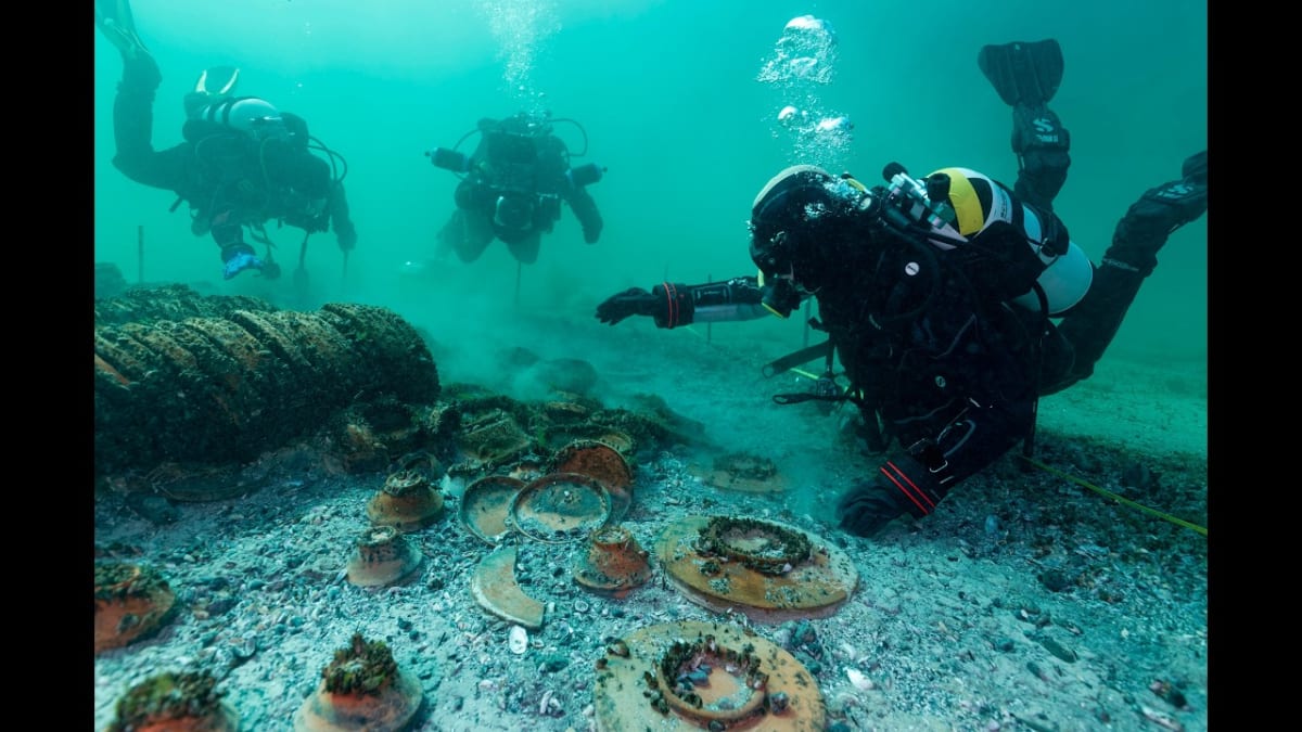 Swiss Lake Hides 2,000-Year-Old Roman Treasure Trove - Image 4