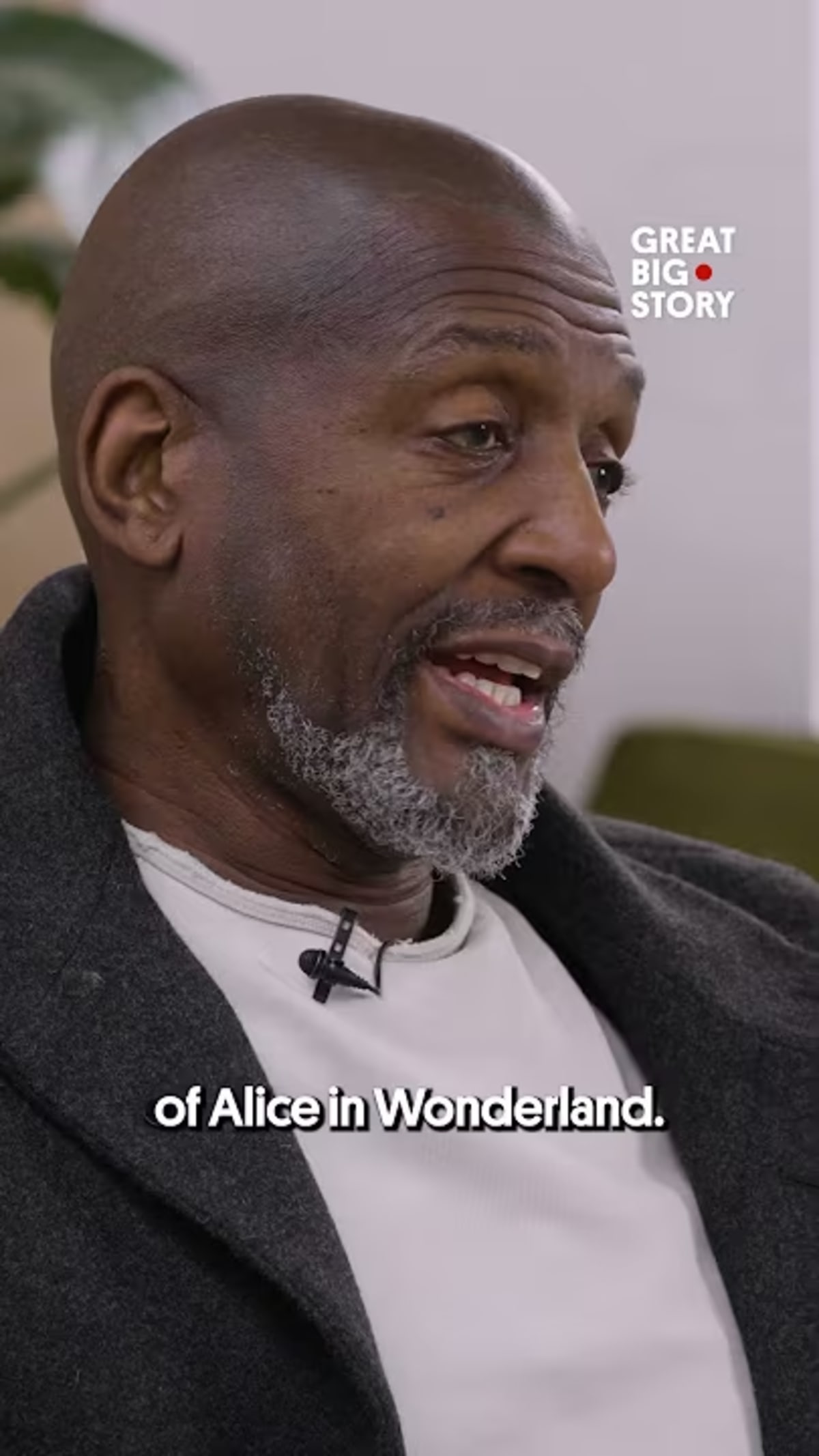 Micro-sculpture by Willard Wigan visible only under magnification inside needle eye