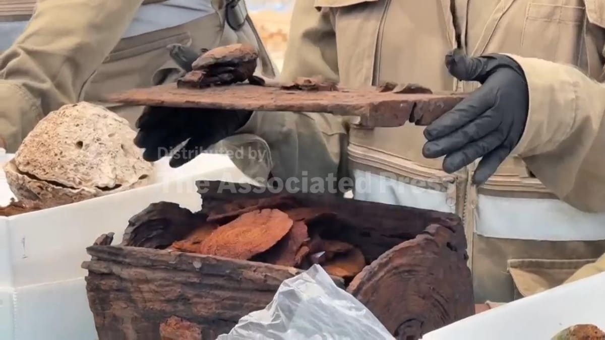 Peru Tomb Sealed 600 Years Opens, Called Discovery of Decade - Image 4