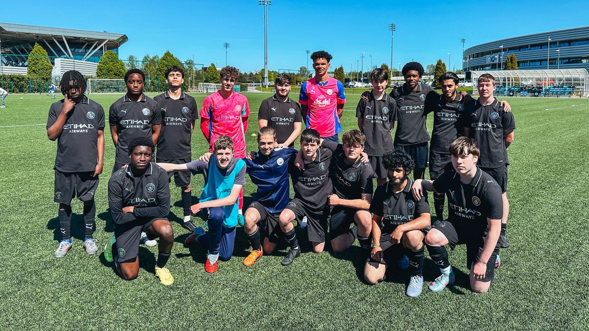 Man City Players Fund Free Youth Mentoring for a Year