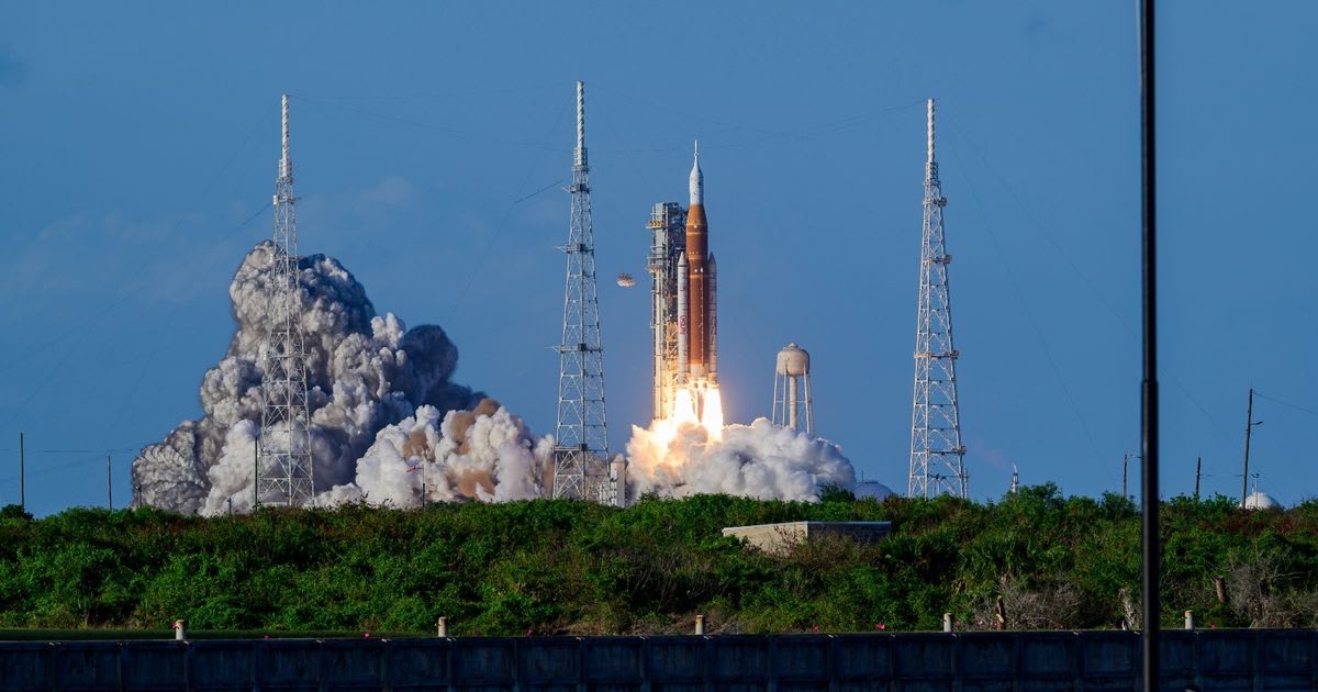 NASA's Artemis 2 Crew Launches to Moon After 53 Years - Image 2