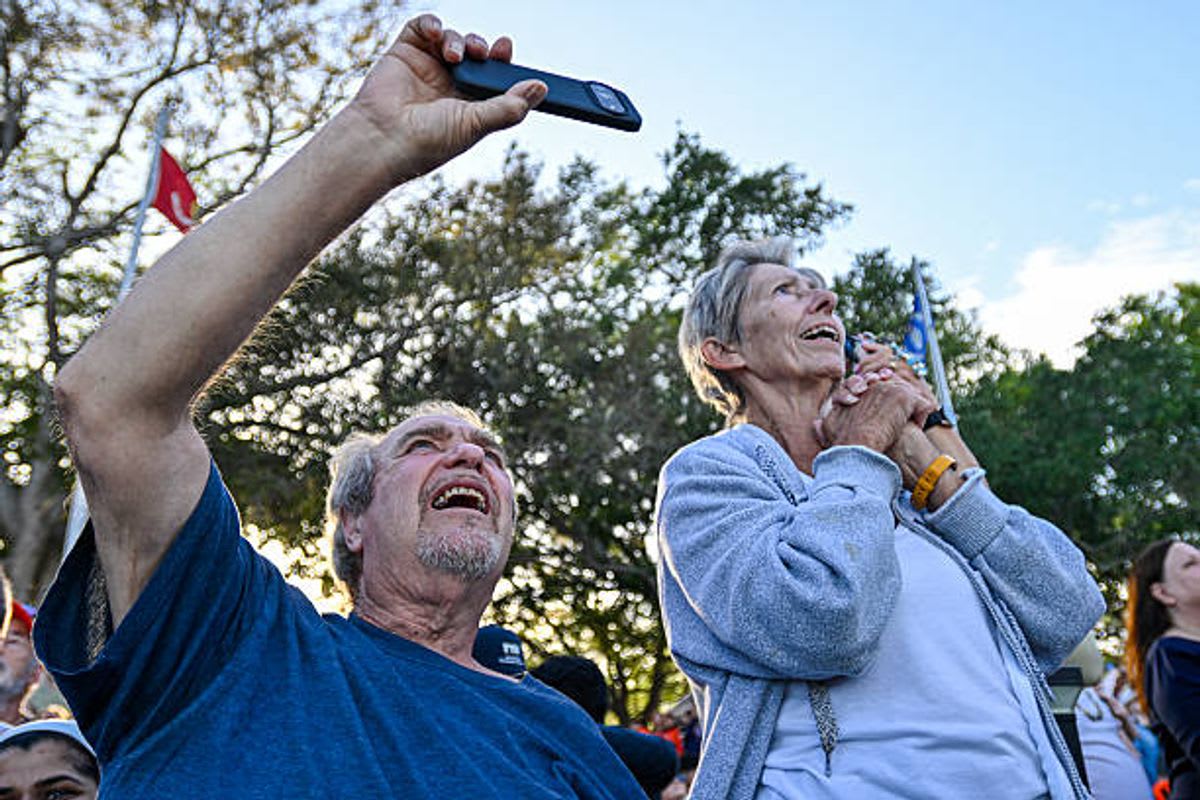 NASA's Artemis 2 Crew Launches to Moon After 53 Years - Image 3