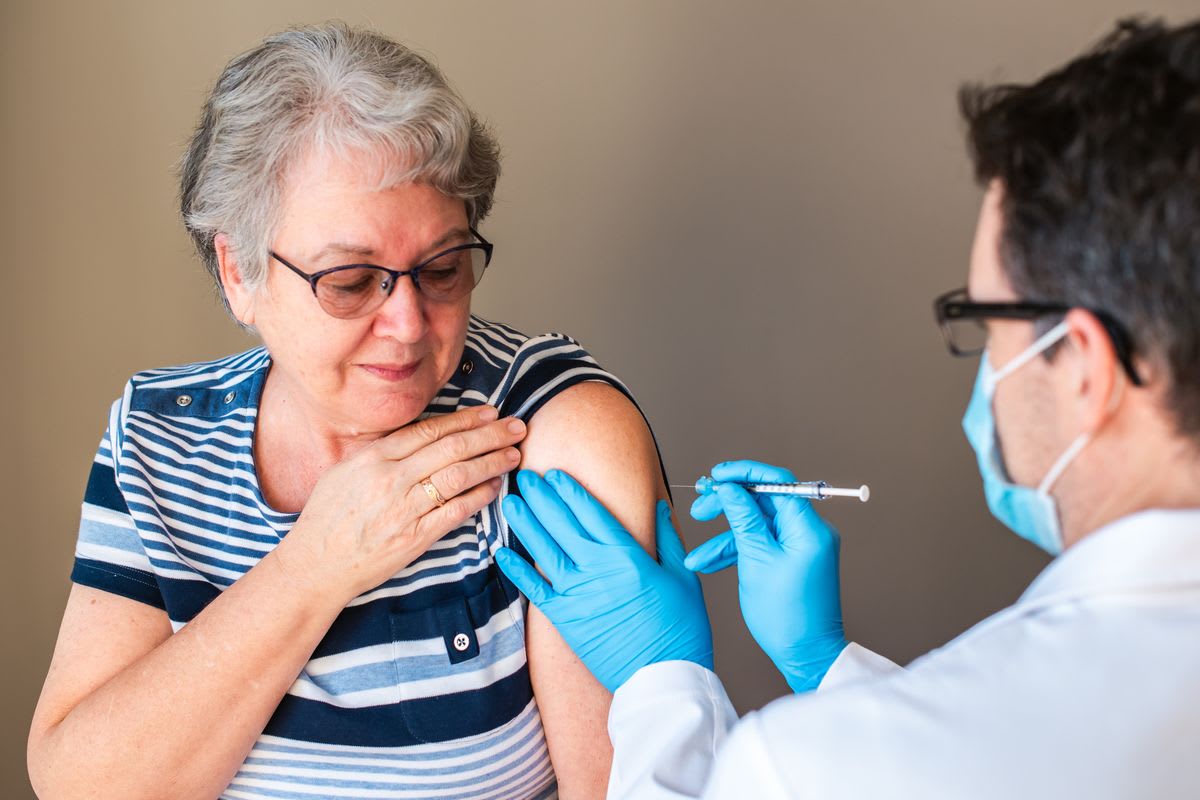 High-Dose Flu Shot Cuts Alzheimer's Risk 55% in Study - Image 3