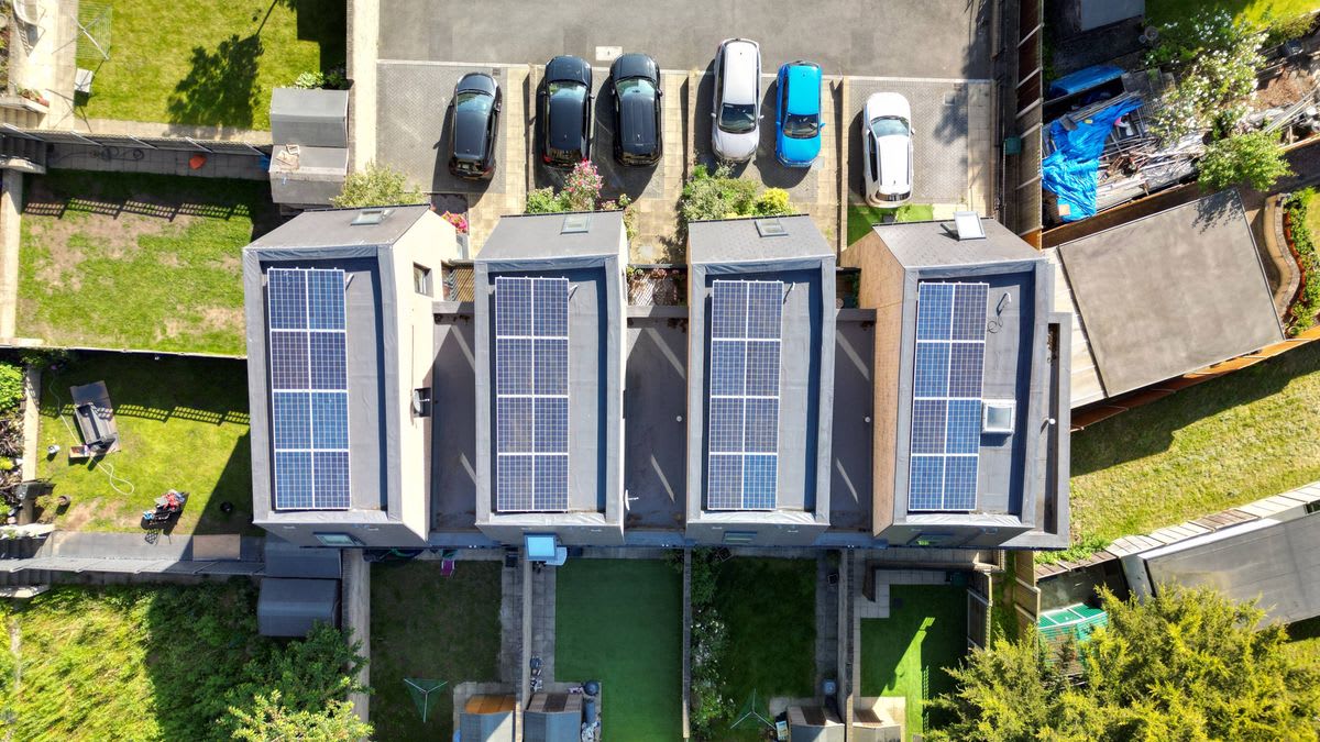 UK Hits Record Solar Power, May Give Free Electricity - Image 4