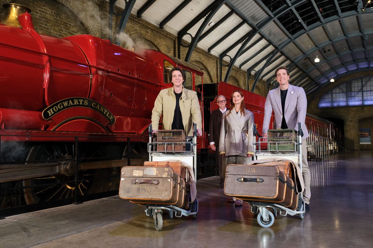 Harry Potter Cast Reunites After 25 Years at Hogwarts Set - Image 4