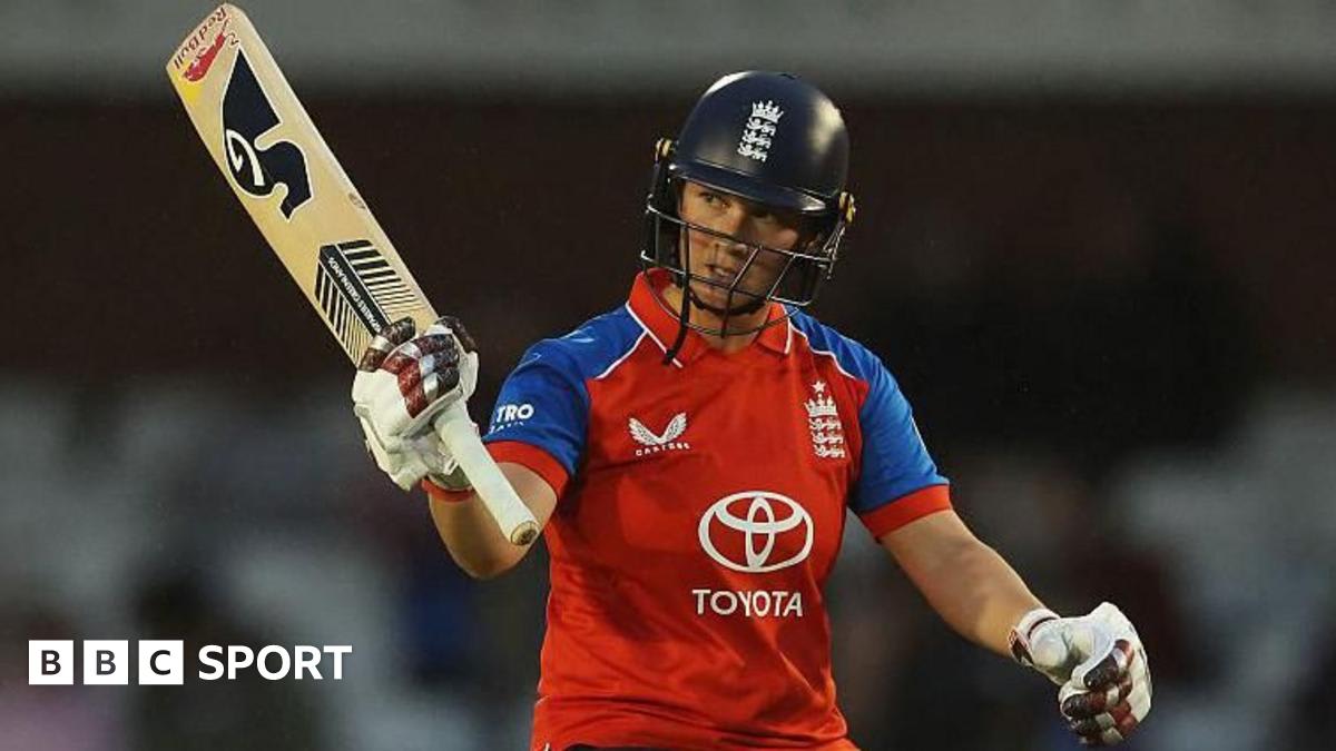 England's Capsey Scores Unbeaten 74 in T20 Win Over NZ