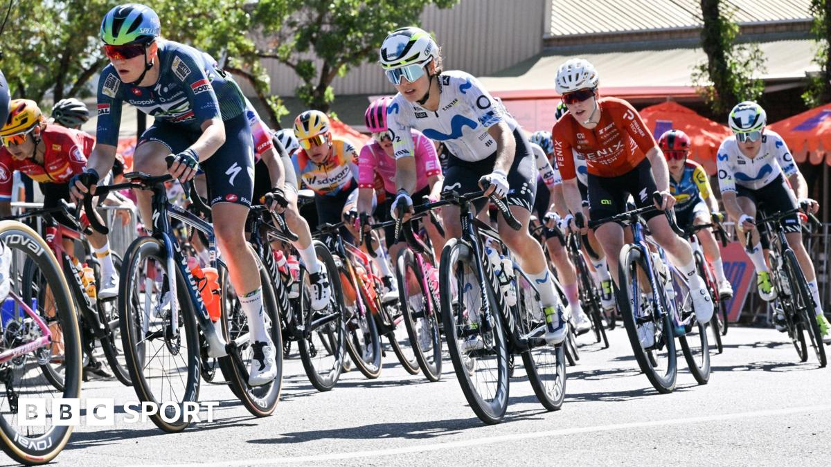 Female cyclists racing in peloton formation at Australia's Tour Down Under competition