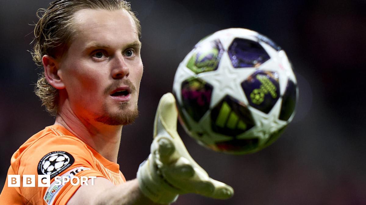 Spurs Keeper Kinsky Gets Support After Tough Night