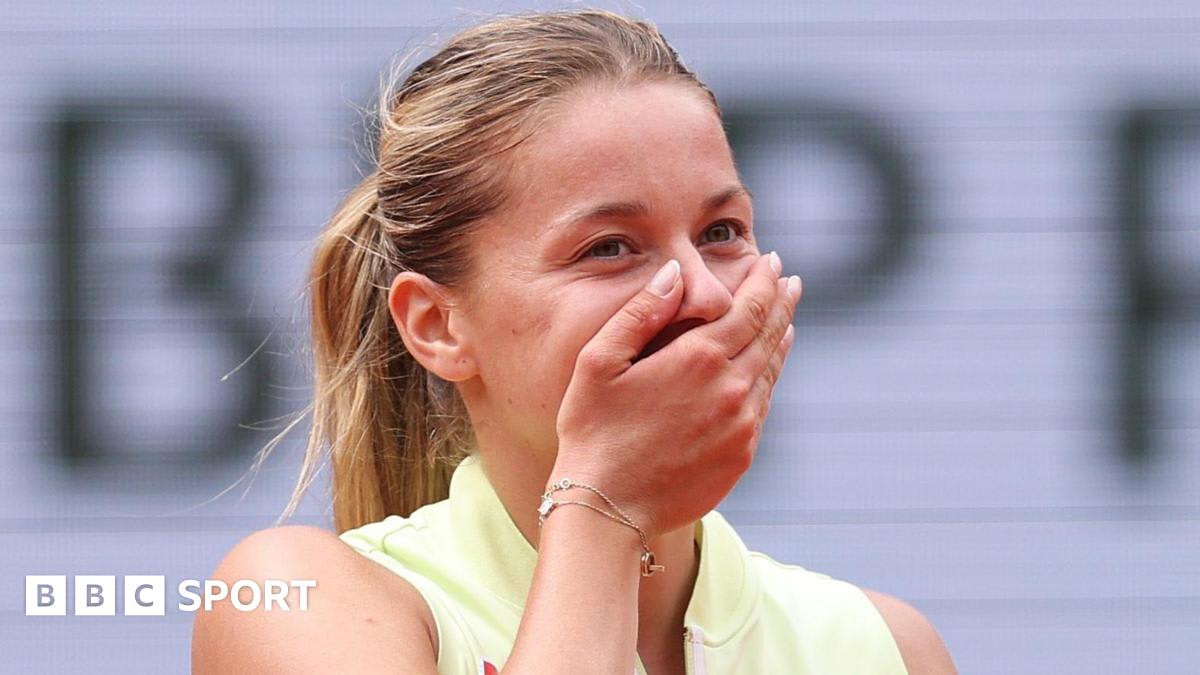 Qualifier Chwalinska Reaches French Open Semifinal