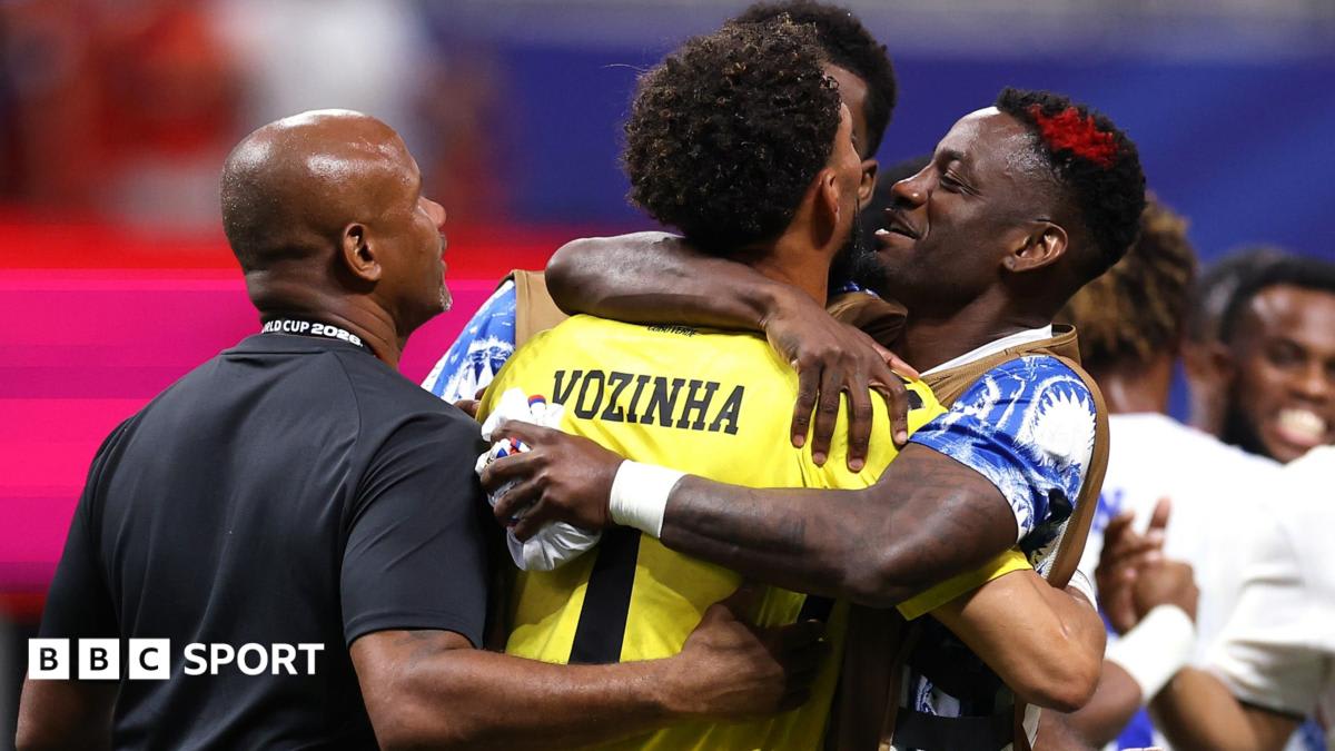 40-Year-Old Goalkeeper Stuns Spain on World Cup Debut