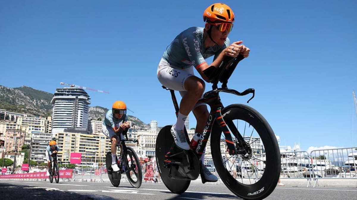Cyclist Tarling Takes 3rd Place Days After Brother's Death - Image 5