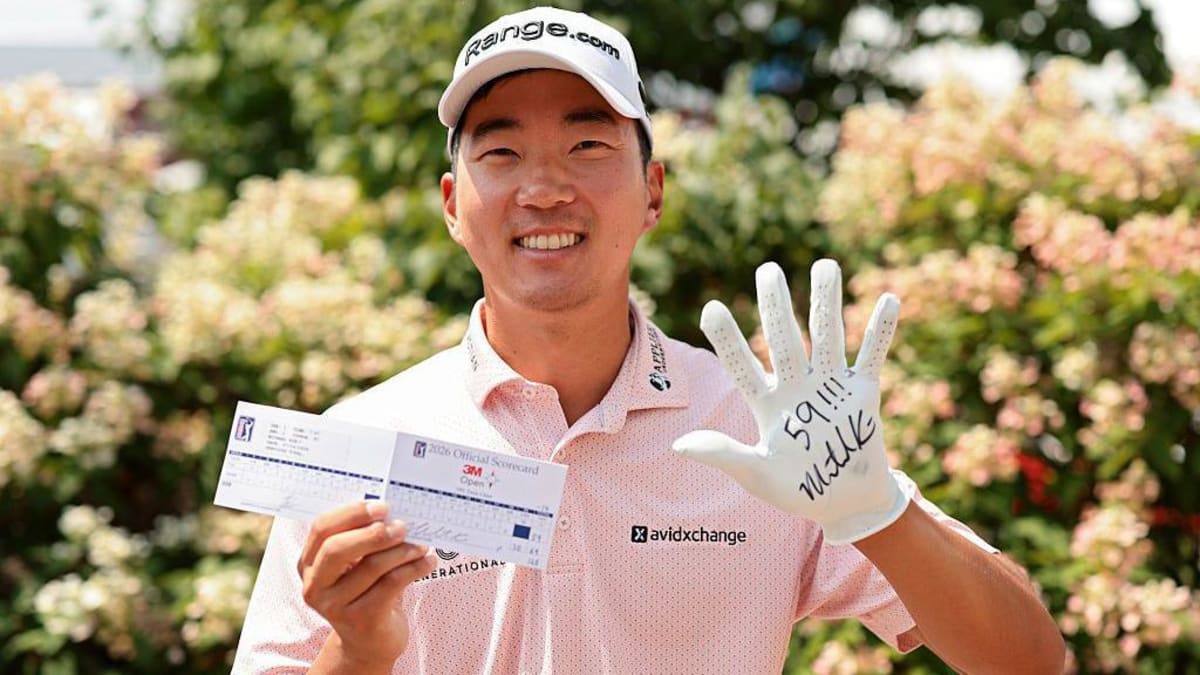 Golfer Michael Kim Drains Final Putt for Historic 59 - Image 2