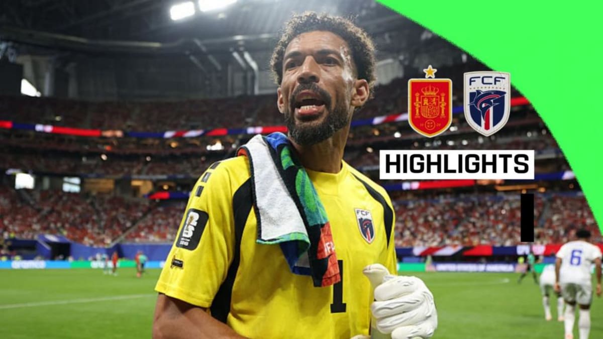 40-Year-Old Keeper Stuns Spain in World Cup Debut