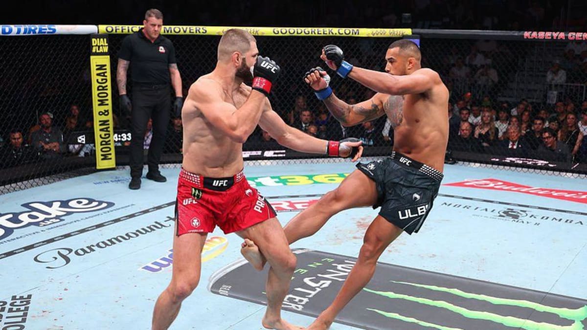 Fighter Wins UFC Title on One Leg After Knee Injury - Image 3