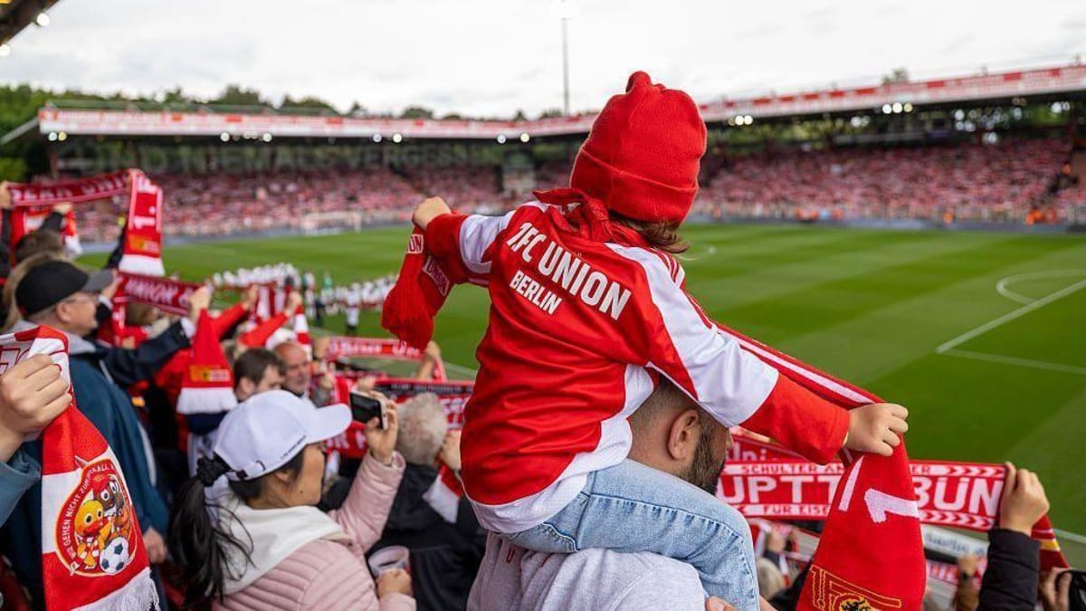 Marie-Louise Eta Makes History Coaching Men's Bundesliga - Image 4