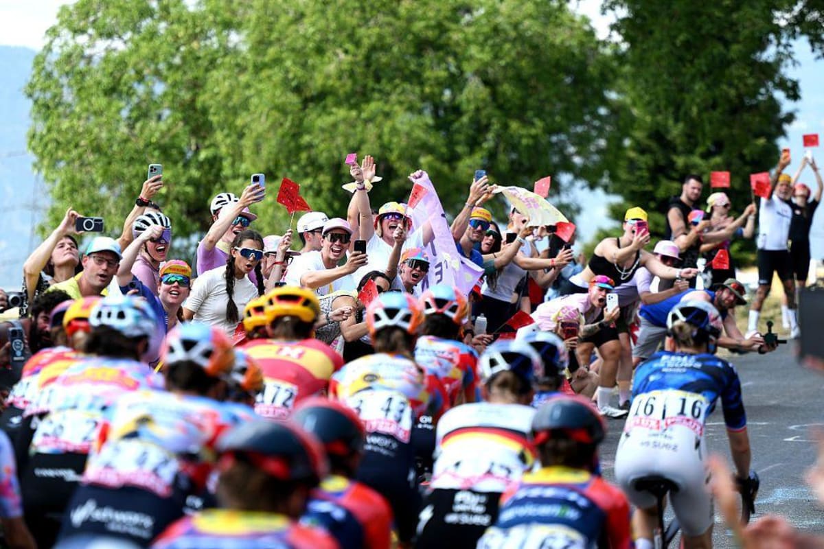 Lorena Wiebes Powers to Tour de France Stage 1 Victory - Image 4
