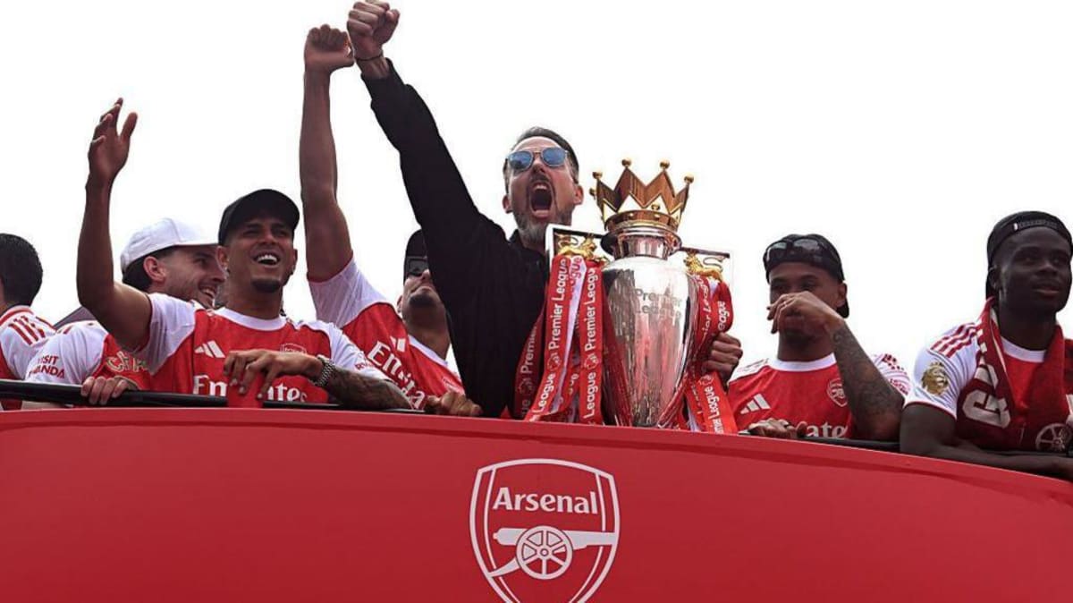 Arsenal Fans Celebrate First Title in 22 Years - Image 4