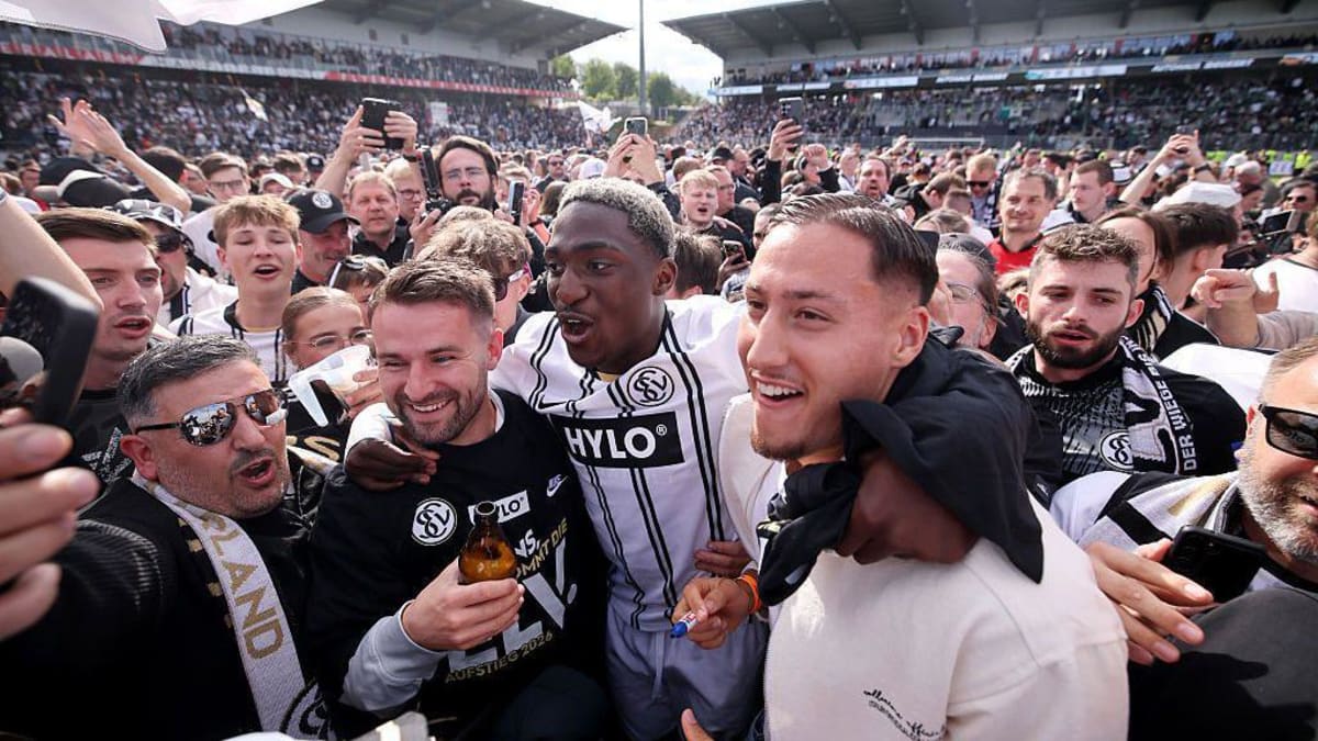 Town of 13,000 Sends Soccer Team to Germany's Top League - Image 2